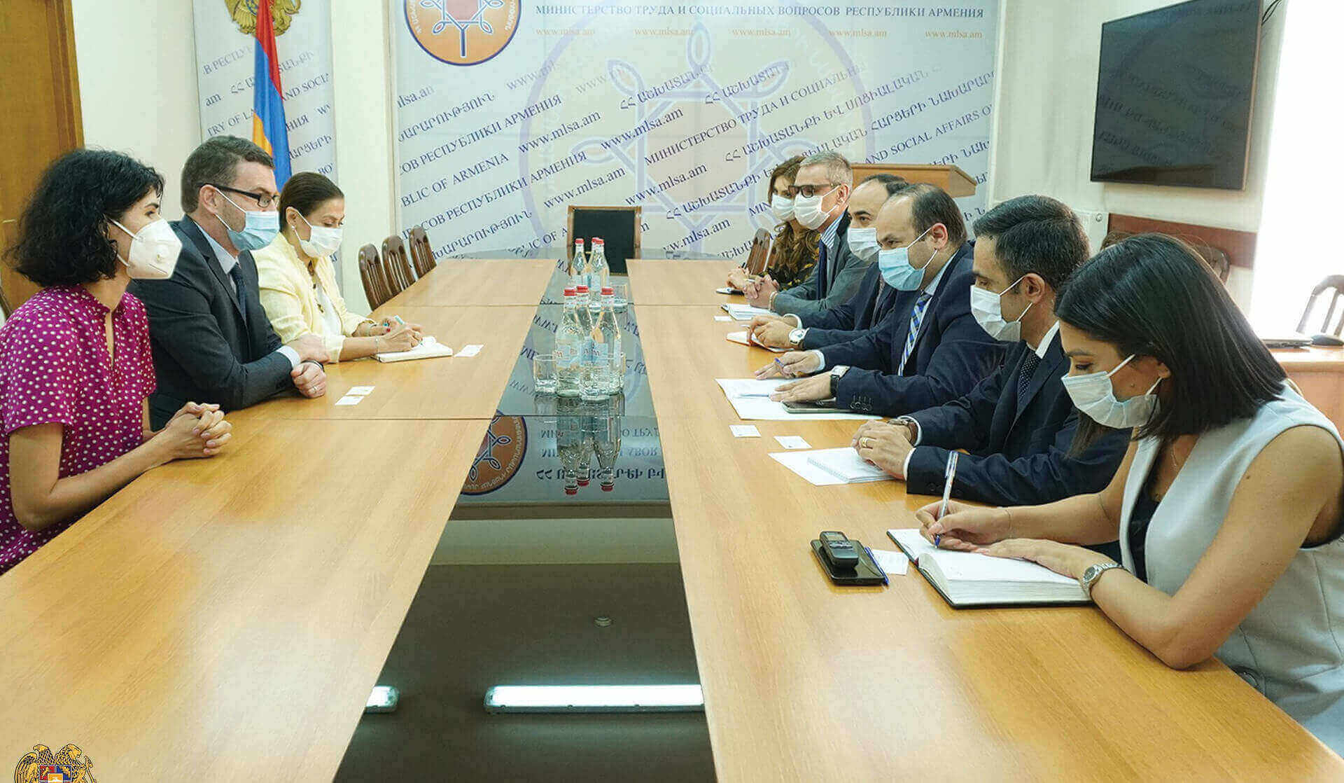 Նարեկ Մկրտչյանը հանդիպել է դեսպան Ջոն Գալագերի հետ