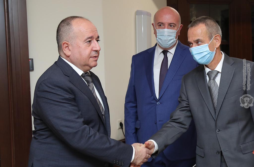 Պաշտպանության նախարարն ընդունել է Հայաստանում Կարմիր խաչի միջազգային կոմիտեի պատվիրակության ղեկավարին