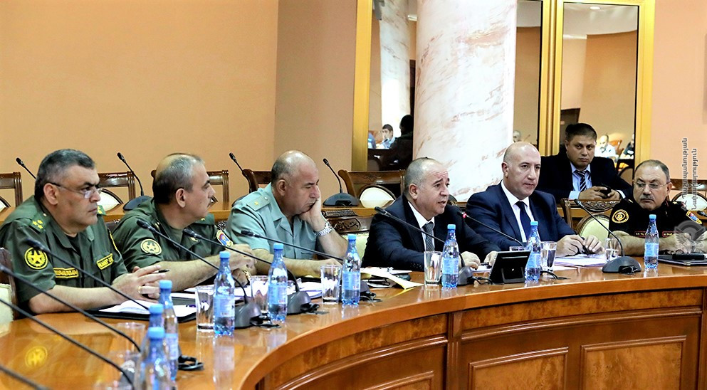 Արշակ Կարապետյանը հանդիպել է անհայտ կորածների ծնողներին և հարազատներին