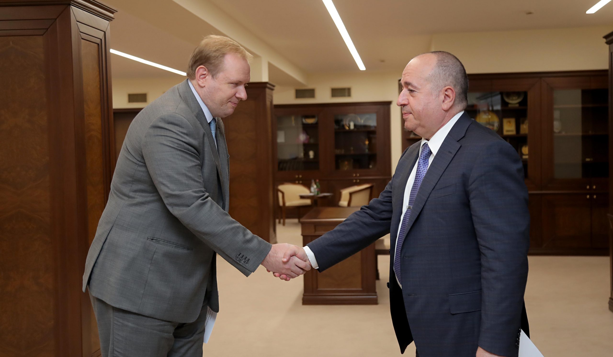 Արշակ Կարապետյանը հանդիպել է Ալեքսեյ Մելնիկովի հետ