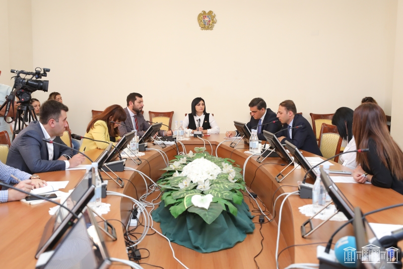 ԱԺ-ում քննարկվել է հետպատերազմական իրավիճակն Արցախում