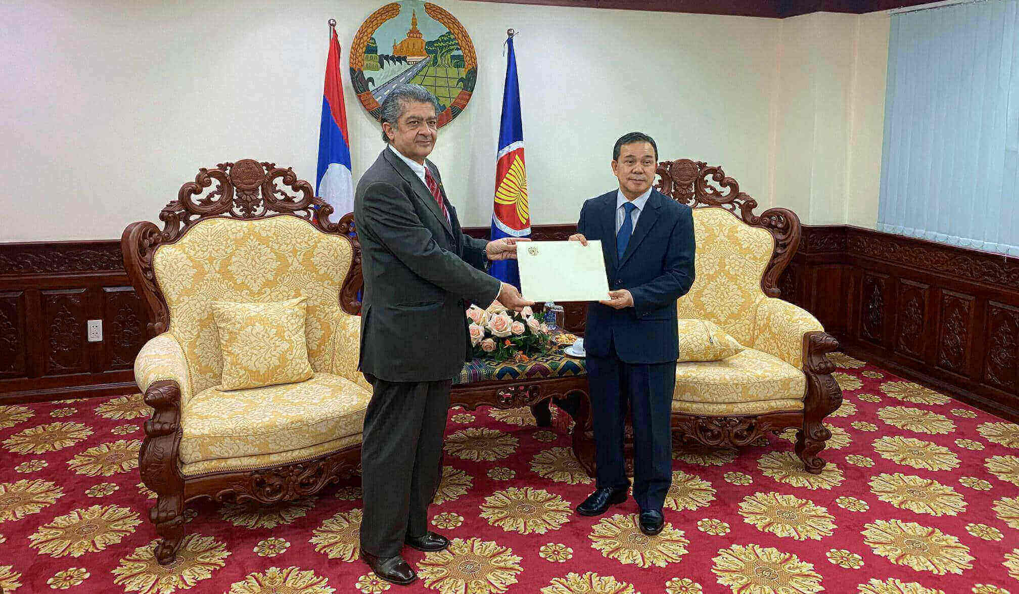 Լաոսում ՀՀ դեսպանը իր հավատարմագրերն է հանձնել Վիետնամում Լաոսի դեսպանին