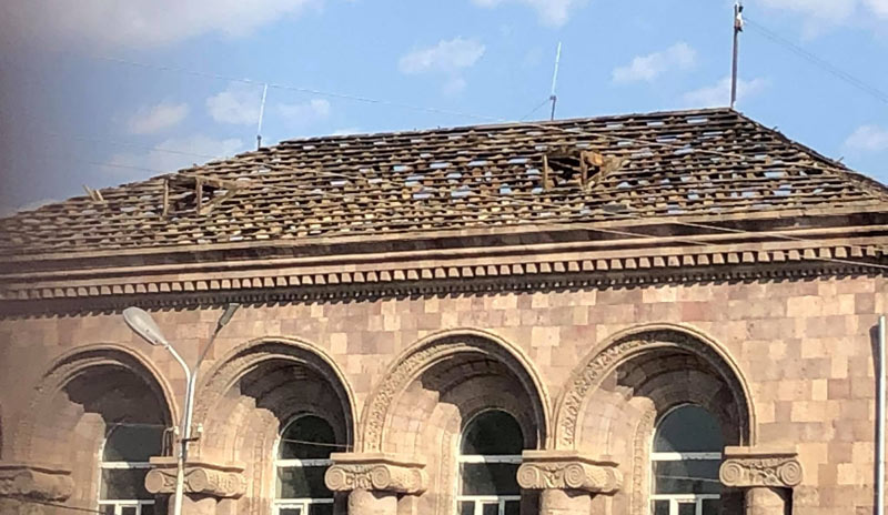 Մրգաշատում մեկնարկել է համայնքի վարչական շենքի տանիքի վերանորոգումը