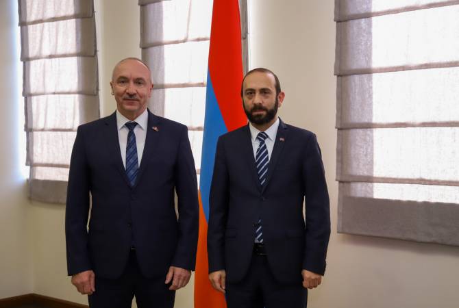 Արարատ Միրզոյանն ընդունել է Հայաստանում Բելառուսի դեսպանին