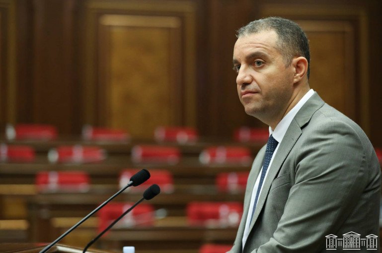 Ամանորին զբաղվում ենք որկրամոլությամբ․ դա հակաքրիստոնեական է․ Քերոբյան