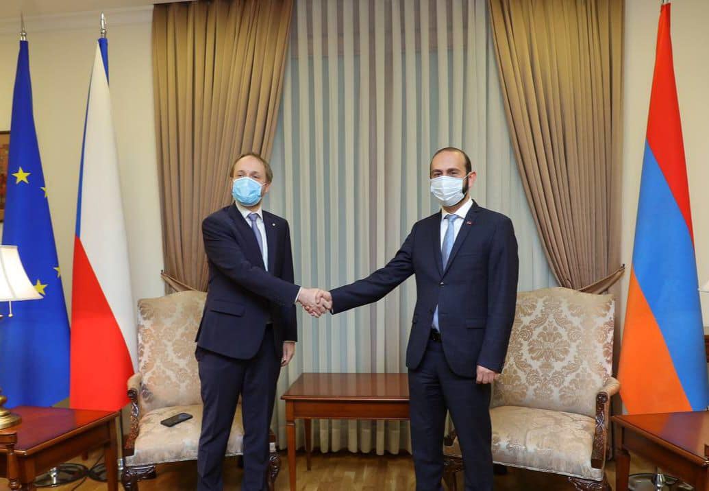 Մեկնարկել է Հայաստանի և Չեխիայի ԱԳ նախարարների առանձնազրույցը