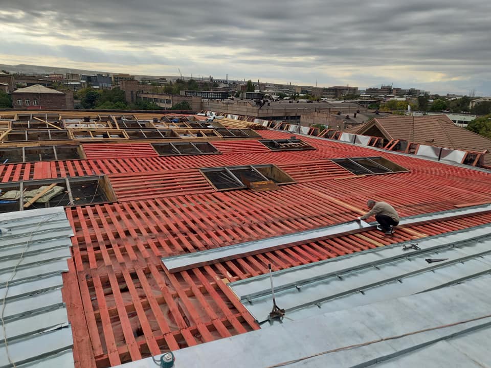 Շենգավիթում ավարտին է մոտենում մարզադպրոցի կտուրի հիմնանորոգման աշխատանքները