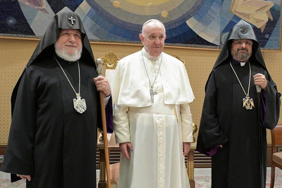 Ամենայն Հայոց Կաթողիկոսը Վատիկանում հանդիպում է ունեցել Ֆրանցիսկոս Պապի հետ