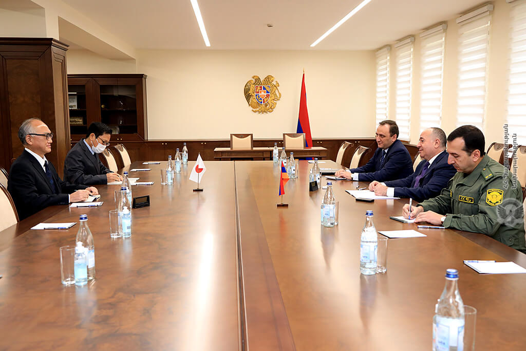 Պաշտպանության նախարարն ընդունել է Ճապոնիայի դեսպանին