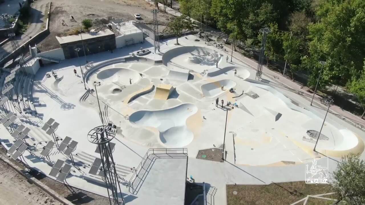 Ապագա սքեյթ-պարկը քիչ-քիչ ներկա է դառնում