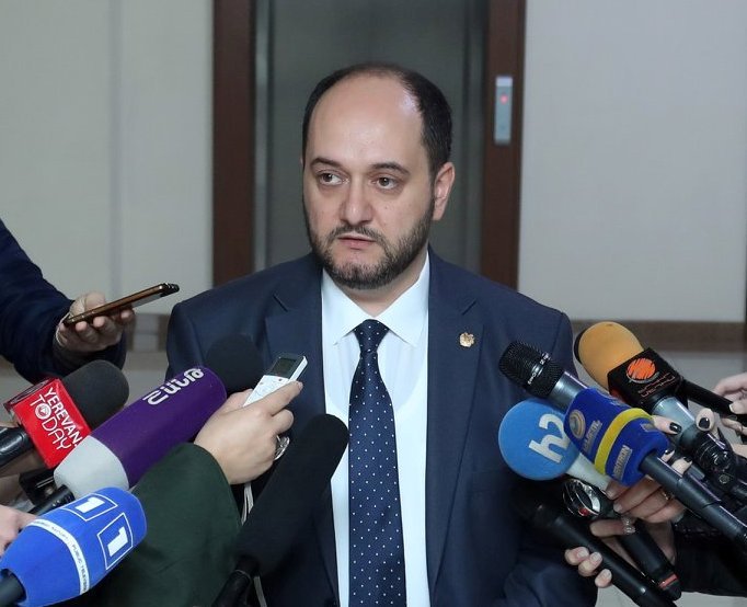 «Ի տարբերություն Սերժ Սարգսյանի՝ Նիկոլ Փաշինյանն ընտրված առաջնորդ է»․ Արայիկ Հարությունյան