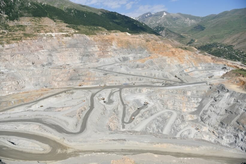 Զանգեզուրի պղնձամոլիբդենայինը ներկայացրել է իր իրական սեփականատերերին