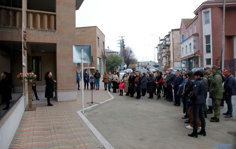 Ստեփանակերտի երաժշտական քոլեջի մուտքը կզարդարի Կոմիտասի հարթաքանդակը