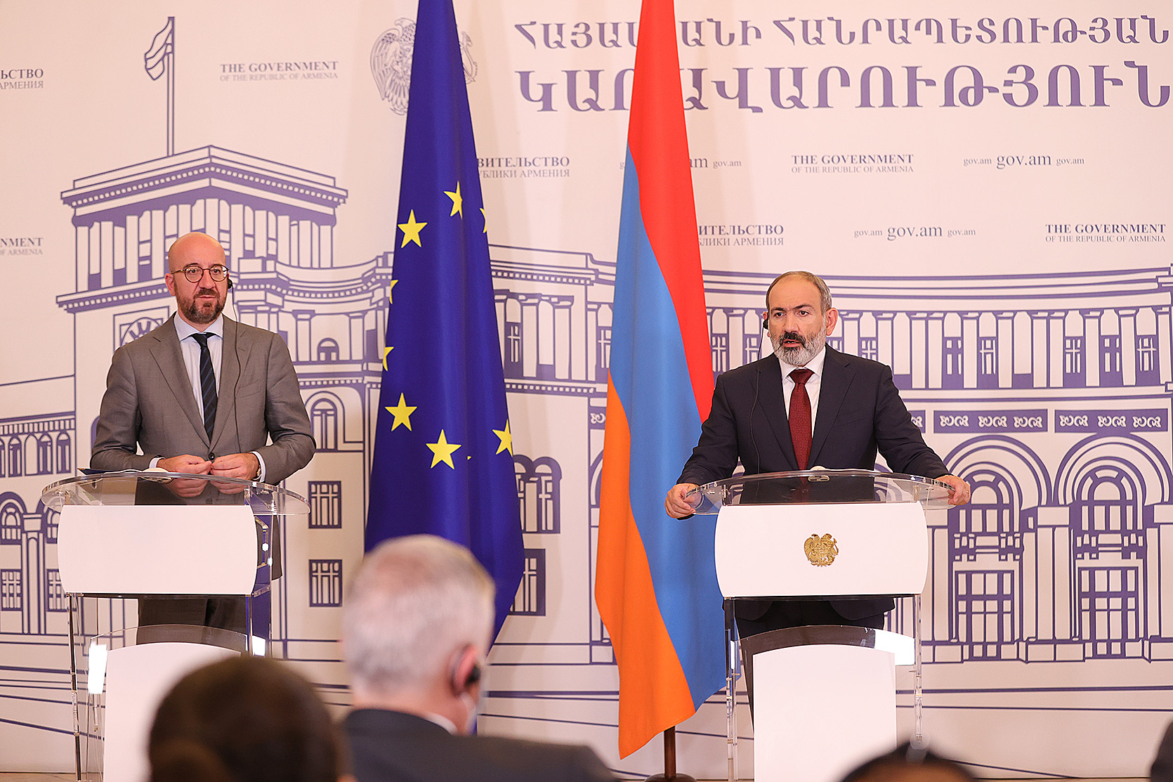 ԵԽ նախագահ Շառլ Միշելը բանակցություններ է վարել Նիկոլ Փաշինյանի և Իլհամ Ալիևի հետ