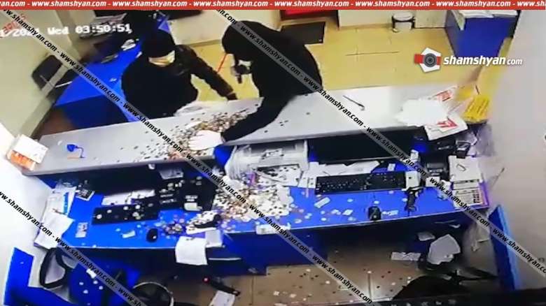 Դիմակավորված անձինք «Հայփոստ»-ից գողացել են զինվորների համար հանգանակված գումարը