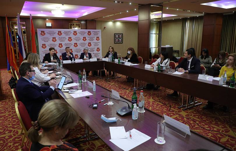 ԵԱՏՄ նոտարական պալատների ներկայացուցիչները Երեւանում քննարկել են իրենց երկրների փորձն ու նախանշել անելիքները