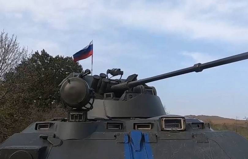 Ռուս խաղաղապահները զրահամեքենաներով պարեկային հսկողություն են իրականացրել սահմանային գծի երկայնքով