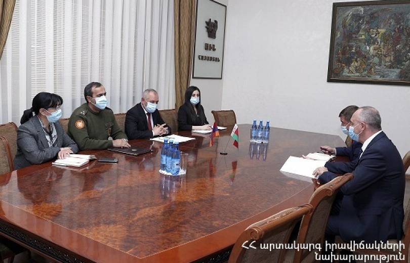 ԱԻ նախարարը հանդիպել է Բելառուսի դեսպանի հետ