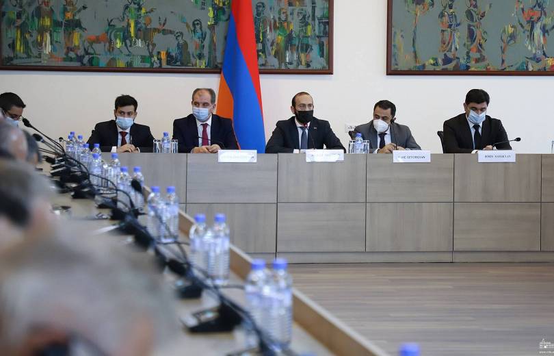 ԱԳ նախարար Արարատ Միրզոյանը հանդիպել է Հայաստանում հավատարմագրված դեսպանների ու դիվանագետների հետ