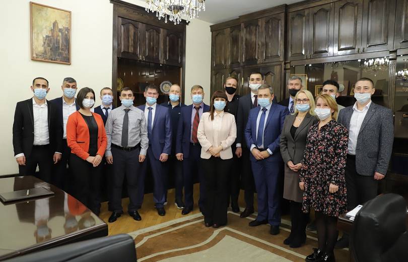 Շիրակի մարզպետը հյուրընկալել է  Ռուսաստանի Դաշնության Օմսկի մարզից գործարար այցով Շիրակի մարզ այցելած պատվիարկությանը