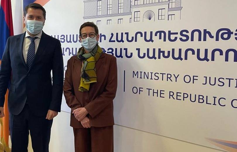 Կարեն Անդրեասյանը հանդիպել է ՀՀ-ում Ֆրանսիայի դեսպան Անն Լույոյին