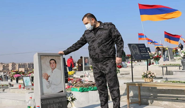 Արցախի ՆԳ նախարարը այցելել է «Եռաբլուր» զինվորական պանթեոն