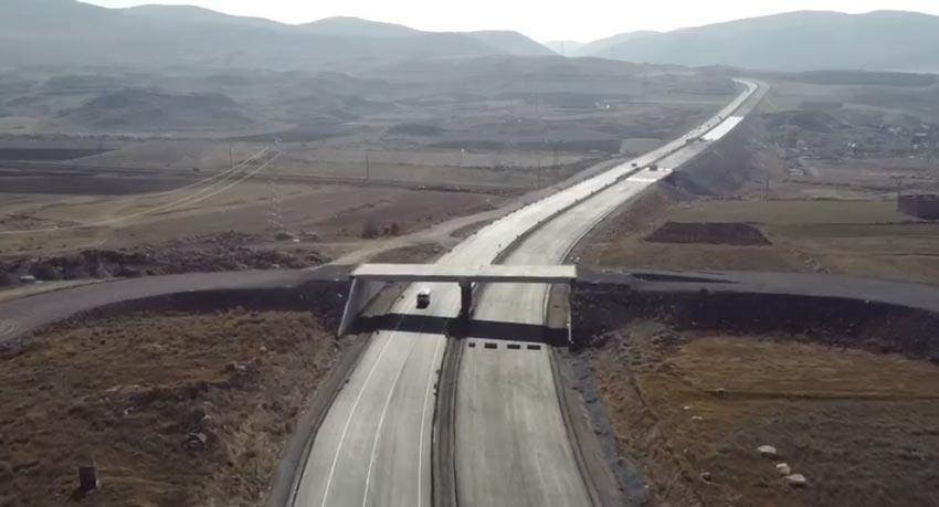 Թալին-Հոռոմ հատվածում մեկ ուղղությամբ տրանսպորտային երթևեկությունը տեղափոխվել է նոր վերակառուցված ճանապարհահատված