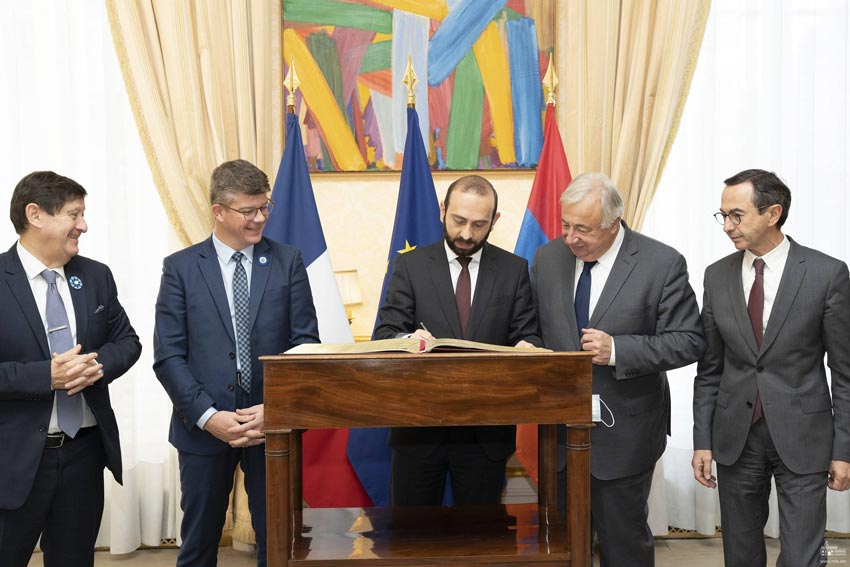 ՀՀ ԱԳ նախարարը հանդիպում է ունեցել Ֆրանսիայի Սենատի նախագահի հետ