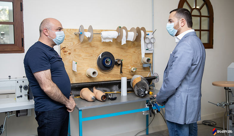 Մխիթար Հայրապետյանը Զինվորի տանը ծանոթացել է ընթացիկ և պրոթեզարանի աշխատանքներին