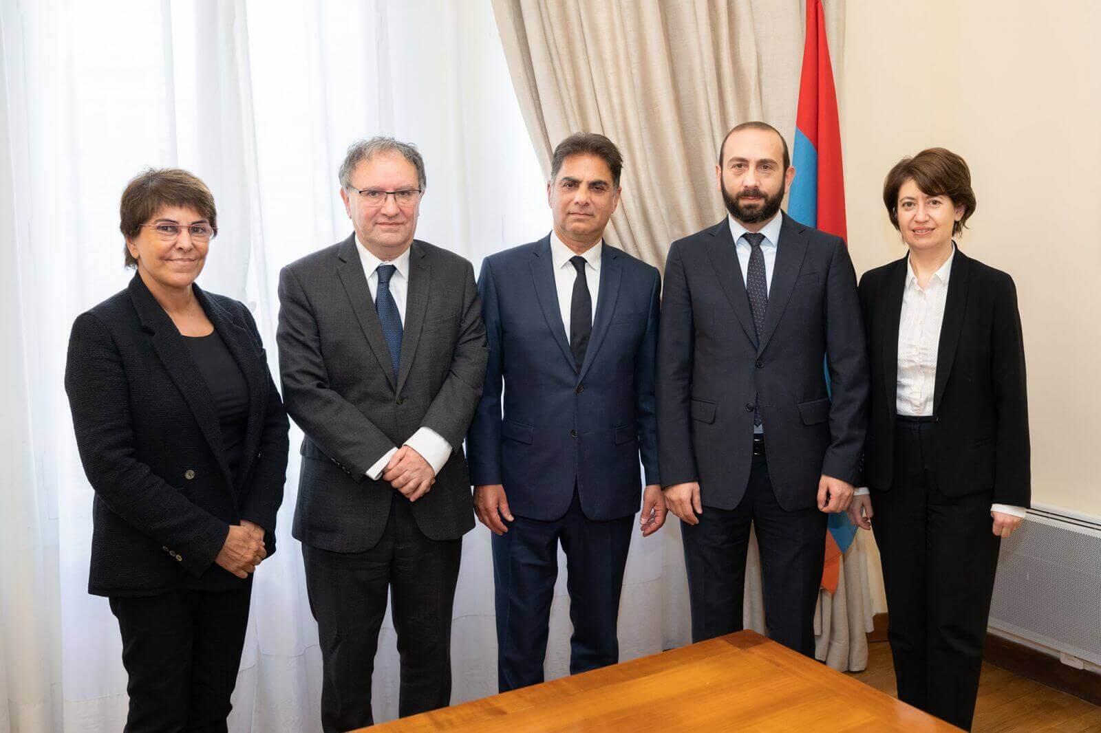 Արարատ Միրզոյանը հանդիպել է Ֆրանսահայ կազմակերպությունների համակարգող խորհրդի համանախագահների հետ