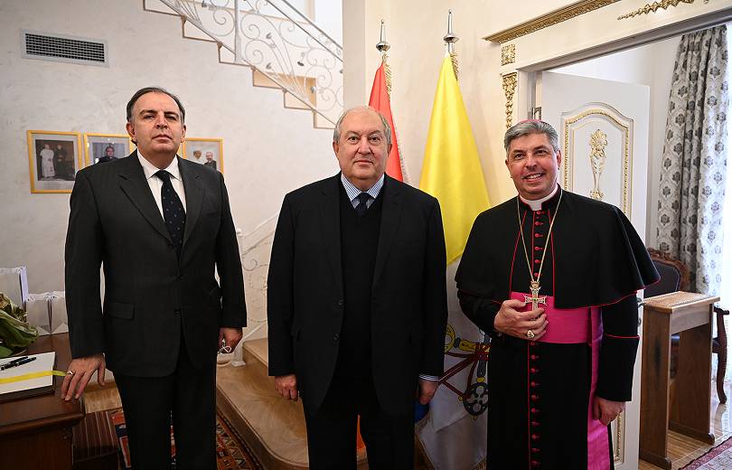 Արմեն Սարգսյանն այցելել է Հայաստանում Սուրբ Աթոռի առաքելական նվիրակություն