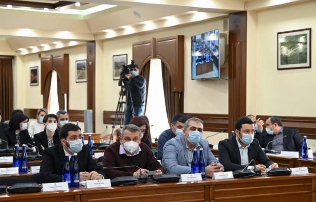 Երևանի ավագանու անդամի մանդատներ են ստացել Միսակ Սարգսյանը և Գառնիկ Վարդանյանը
