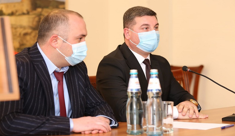 Գնել Սանոսյանը Արարատի մարզպետարանի աշխատակազմին է ներկայացրել նորանշանակ մարզպետին