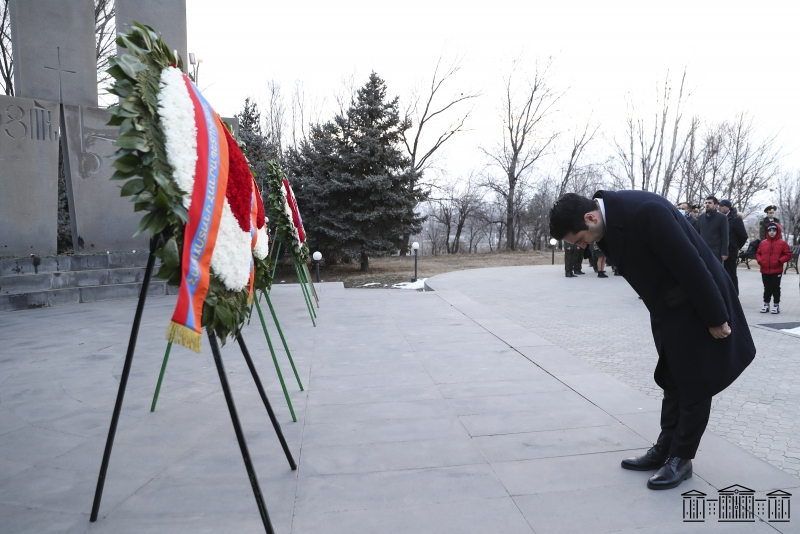 Կառավարության անդամները, ԱԺ նախագահը և ՔՊ խմբակցության պատգամավորները այցելել են «Եռաբլուր» պանթեոն