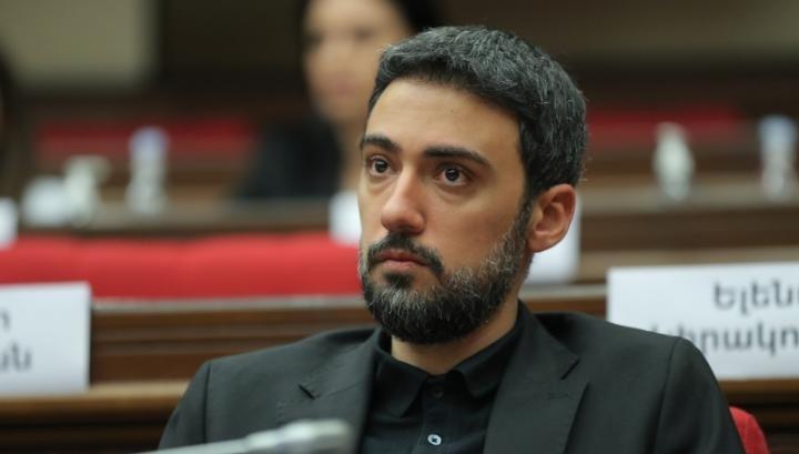 ԱԺ–ն քննարկում է անկանխիկ գործառնությունների մասին օրինագիծը