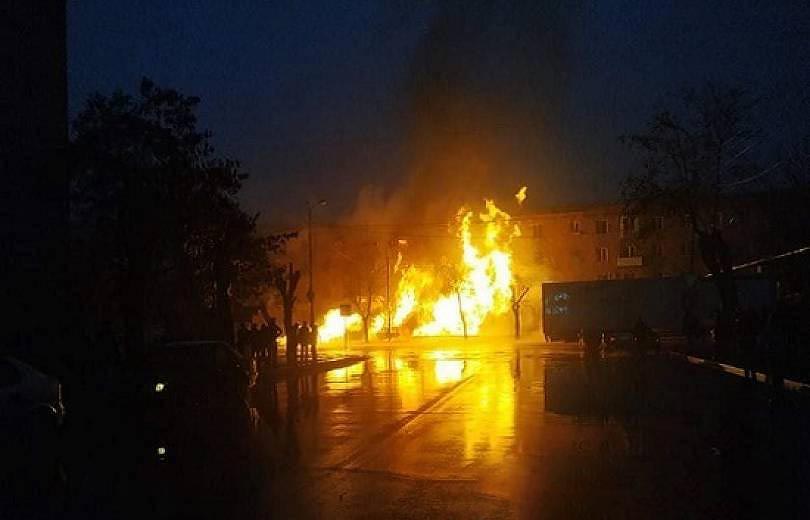 Երևանում ավտոմեքենան բախվել է գազատարին. հայտնաբերվել է մոխրացած դի