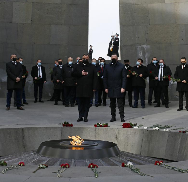 Վրաստանի ՆԳ նախարարի գլխավորած պատվիրակությունն այցելել է Ծիծեռնակաբերդի հուշահամալիր