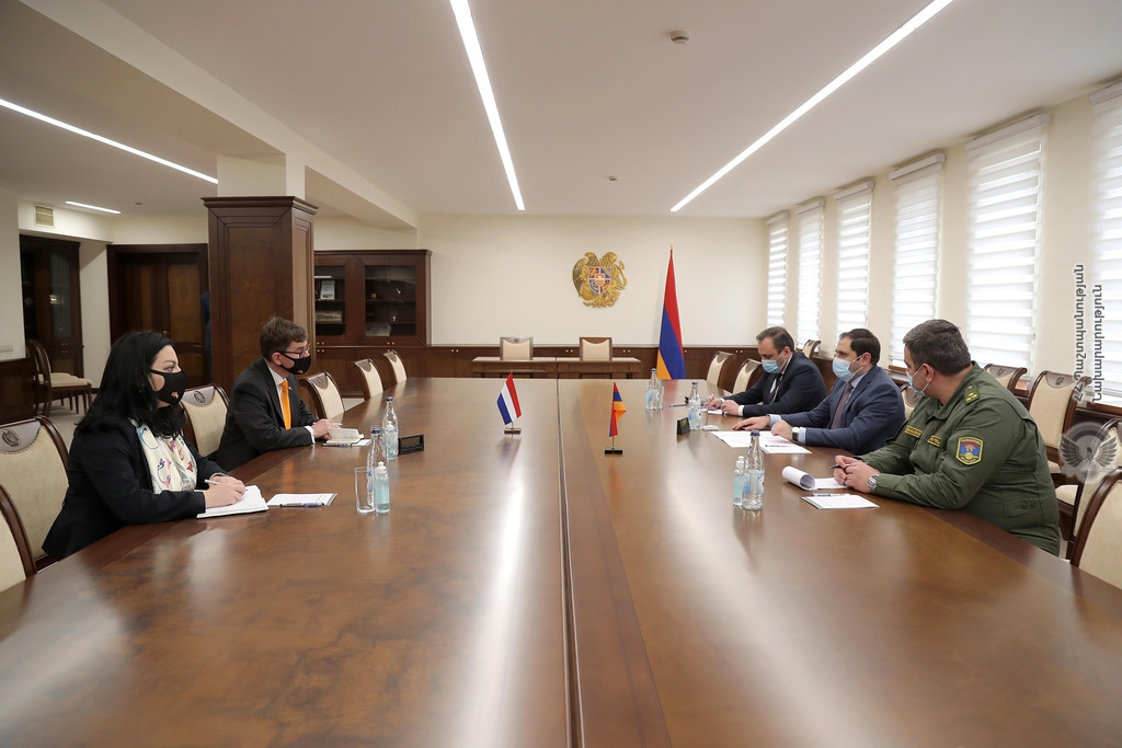 Պաշտպանության նախարարն ընդունել է Նիդեռլանդների Թագավորության դեսպանին