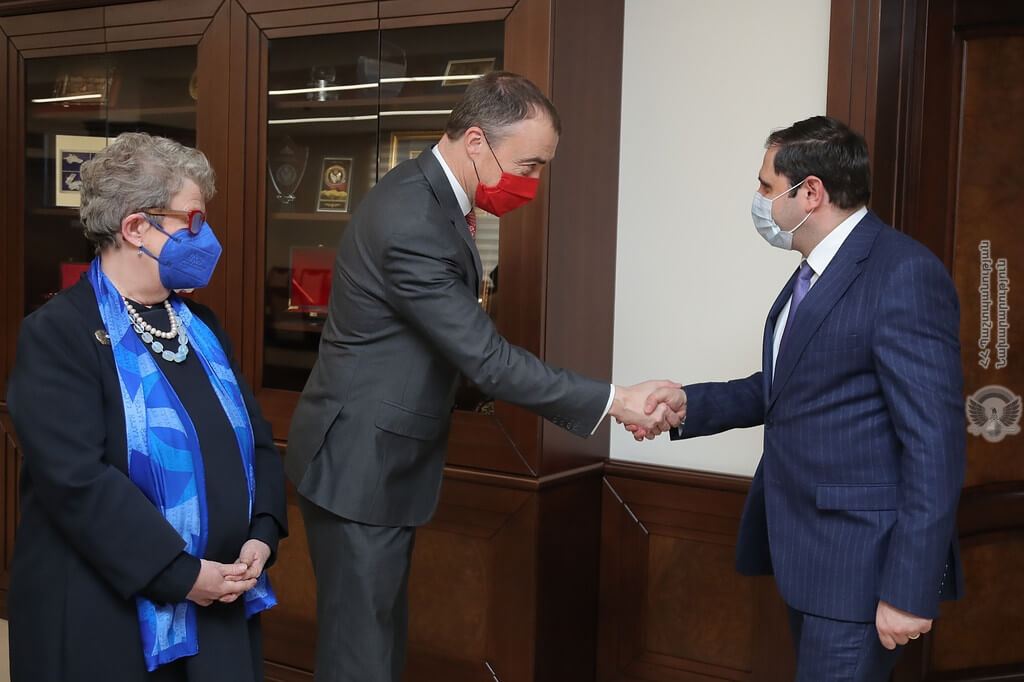 Պապիկյանն ընդունել է Տոյվո Կլաարի գլխավորած պատվիրակությանը