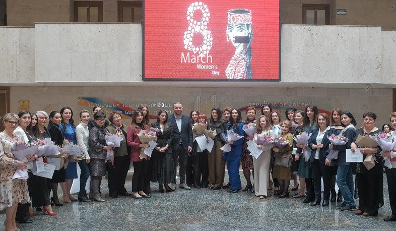 Քերոբյանը շնորհակալագրերով է պարգևատրել 30 կին գործարարի