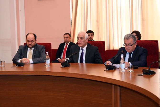 ՀՀ նախագահը ներկա է գտնվել Սերգեյ Համբարձումյանի ծննդյան 100-ամյակին նվիրված հանդիսավոր նիստին