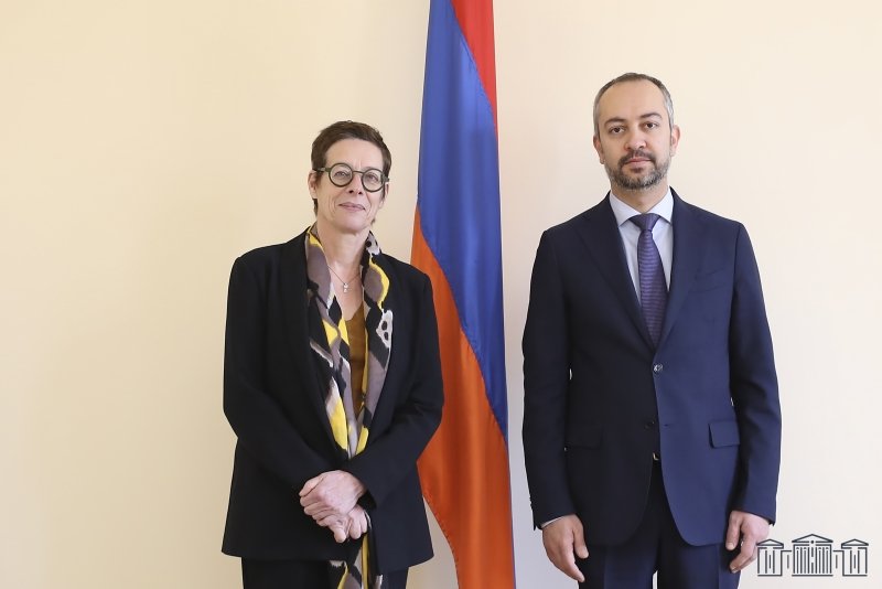 Է․ Աղաջանյանն ընդունել է ՀՀ-ում Ֆրանսիայի Հանրապետության արտակարգ եւ լիազոր դեսպանին
