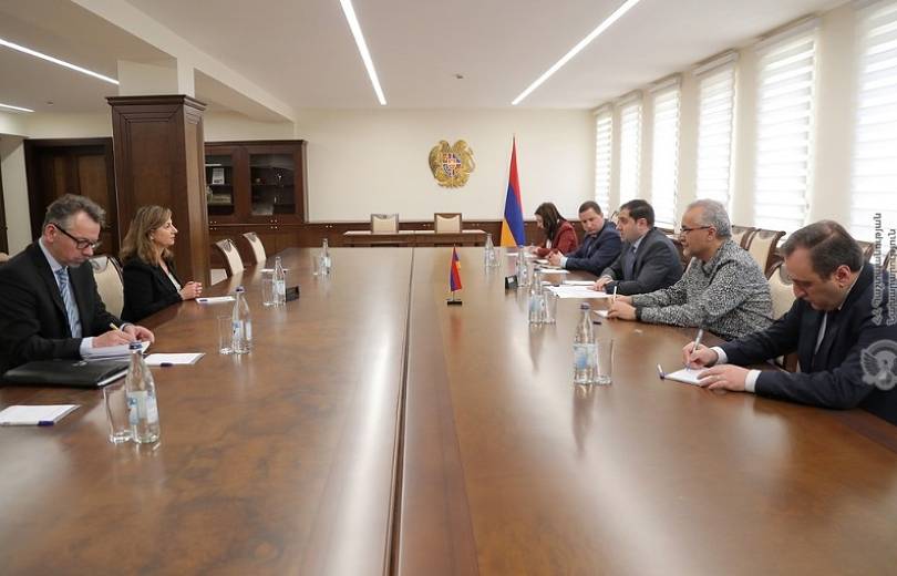 Ս․Պապիկյանն ընդունել է Ք․ Բոմբերգերի գլխավորած պատվիրակությանը