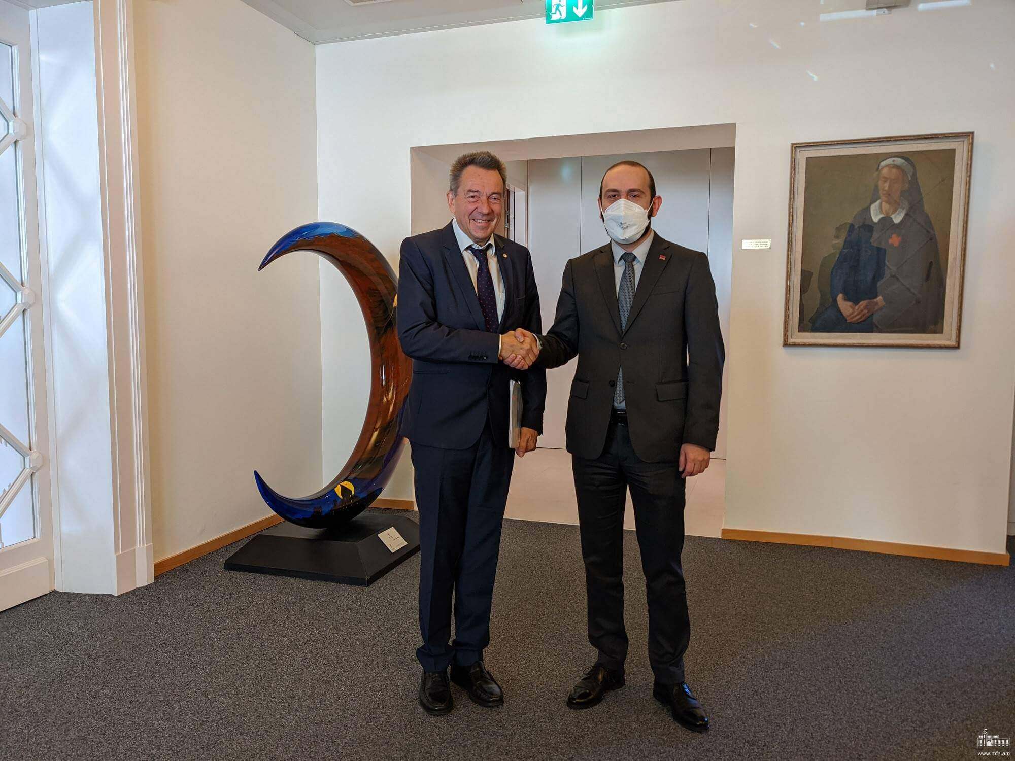 Միրզոյանը հանդիպել է ԿԽՄԿ նախագահ Պիտեր Մաուրերի հետ