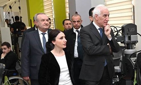 ՀՀ նախագահն այցելել է «Զինվորի տուն» վերականգնողական կենտրոն (տեսանյութ)