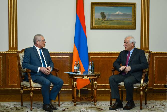 ՀՀ նախագահն ընդունել է Ռումինիայի դեսպանին