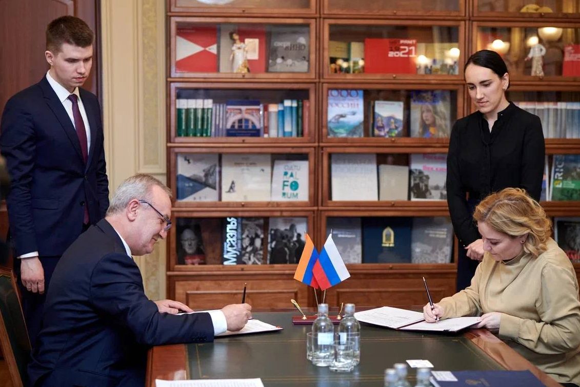 Վ․ Դումանյանը հանդիպել է ՌԴ մշակույթի նախարար Օ․ Լյուբիմովայի հետ