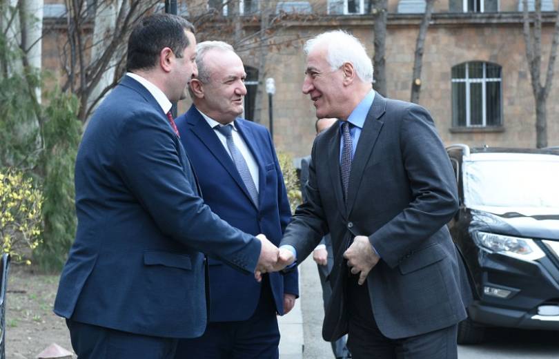 ՀՀ նախագահն այցելել է ԵՊՀ և հանդիպել գիտխորհրդի հետ