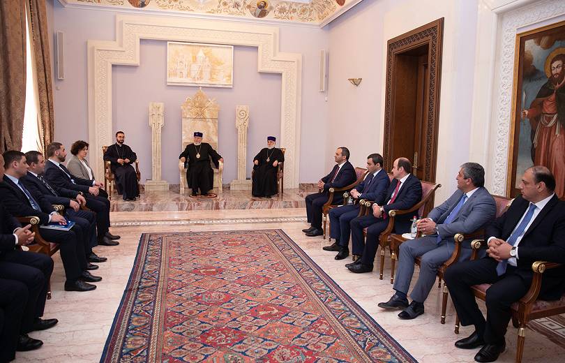 Ամենայն հայոց կաթողիկոսն ընդունել է Վրաստանի գլխավոր դատախազին
