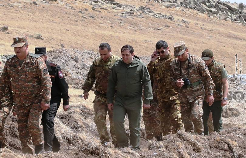 Ս․Պապիկյանն այցելել է առաջնագիծ